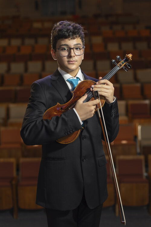 João Marcos Simon Paulini with violin